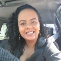 Vivian Oliveira Castelhano