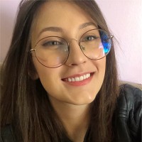 Júlia Moreira Mello