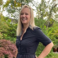 Anita Naemi Holm