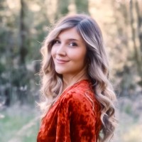 Natalie Holbrook