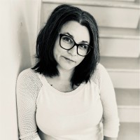 Skye White, Mba