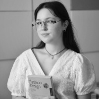 Lili Markom