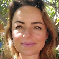 Julia Ambros