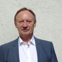Dr. Ulrich Große