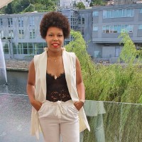 Liliane Tavares