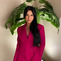 Mariana Larragan berenbau