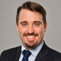 Dr. Oliver Kurtz
