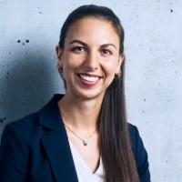 Sarah Beischau, Maître En Droit (Paris)