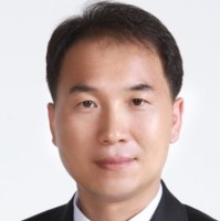Kyeong-Hwan Lee