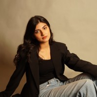 Amna Khan