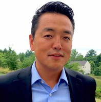 Sung Yoon, Cfa