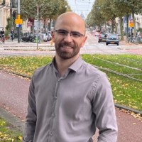 Naim Varlı
