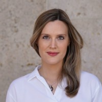 Dr. Lena Rothmund
