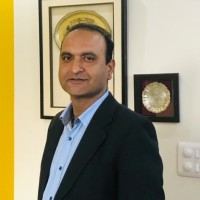 Naveen Navlani