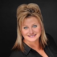 Dana Makowski (Telesko)