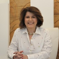 Dra. Naura Tonin Angonese