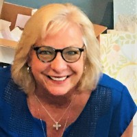 Lynn Mills