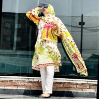 Naina khan