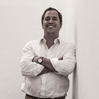 Luis E. C.