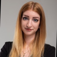 Enikő Hofekker