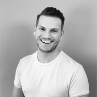 Thom Herits, Mba