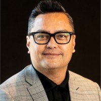 Glenn Cruzet, Ceas