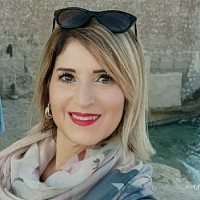 Dora Scuro