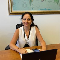 Deyzi Hiçsolmaz