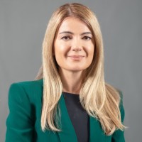 Greta Susa, Amp, Dipl.M.A