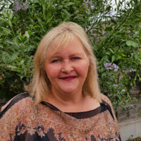 Stephanie Cross