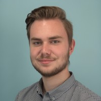 Niklas H.