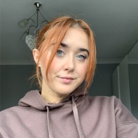 Ellie R.