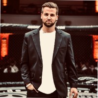Lukas B.