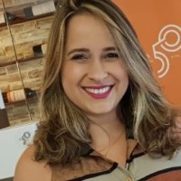 Cláudia De Bease