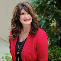 Stacey Krolak Global Real Estate Advisor 🇺🇸 Pmn