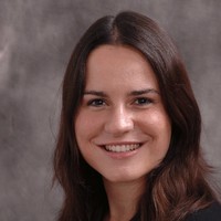 Dr. Claudia Holtschlag