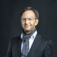 Stefan Bauer