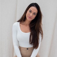 Anita ,.