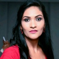 Liana Saores