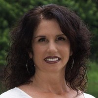 Sandy James