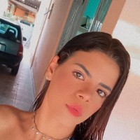 Larissa Carolina