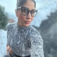Dee Kalasa, Mba