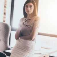 Rebeca Larrea Del V.