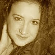 Ella Chaveus