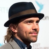 Derek Stratton