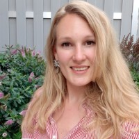 Jennifer Van Den Beld