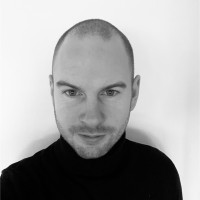 Robert Tenggren