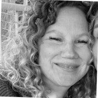 Tracey Holmes