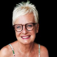 Muriel Poll