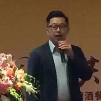 薛骅屹